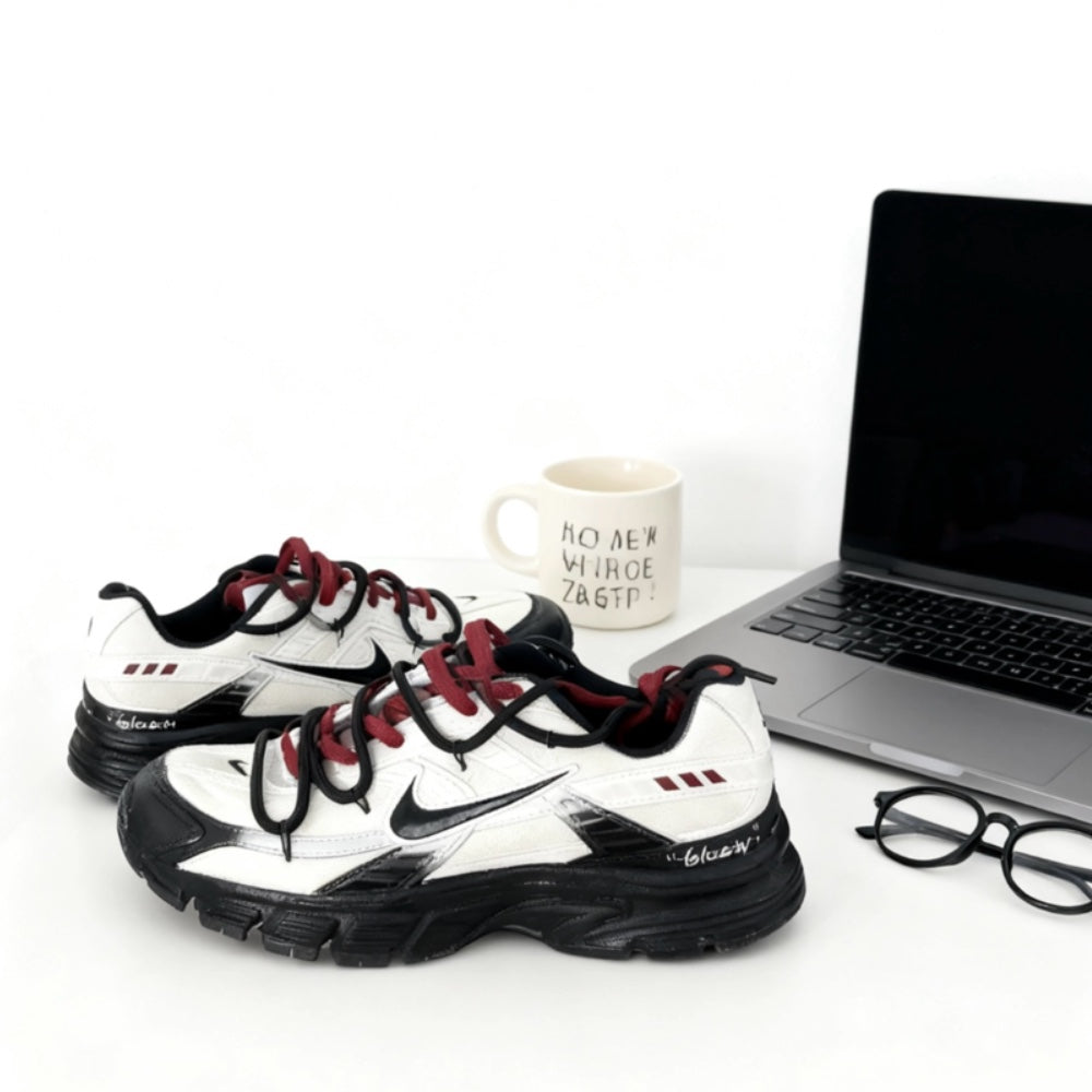 Nike Initiator Leading