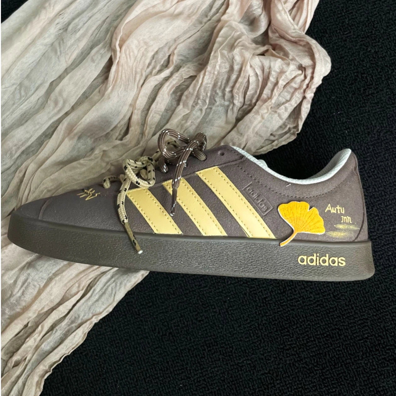 Adidas Autumn Ginkgo
