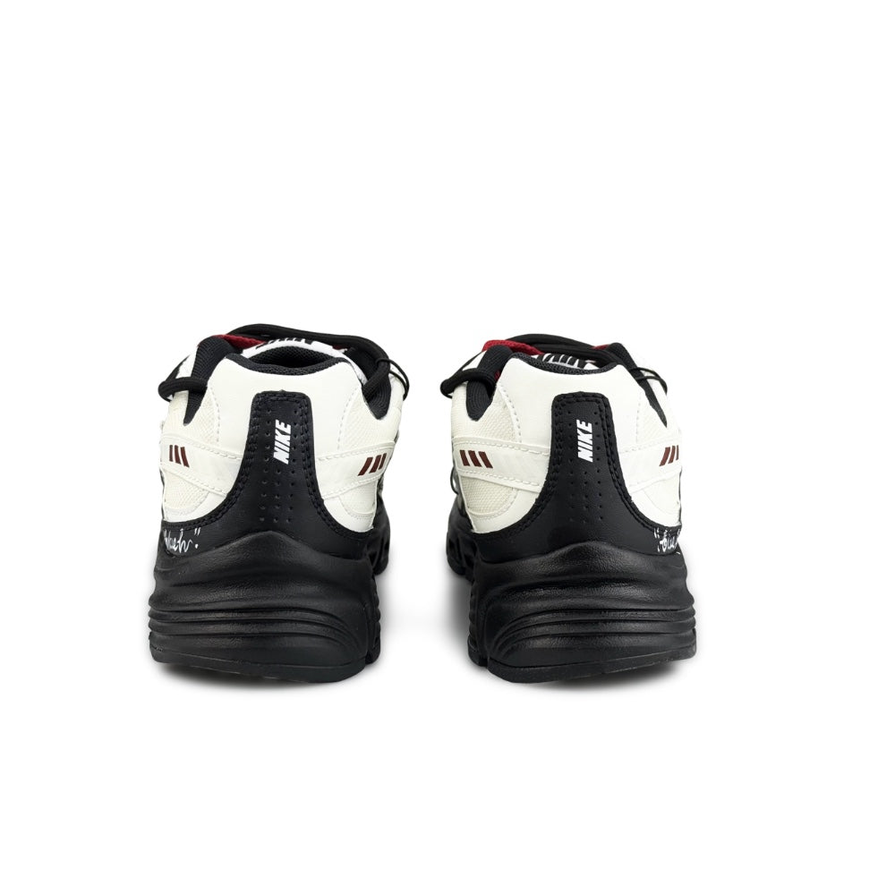 Nike Initiator Leading