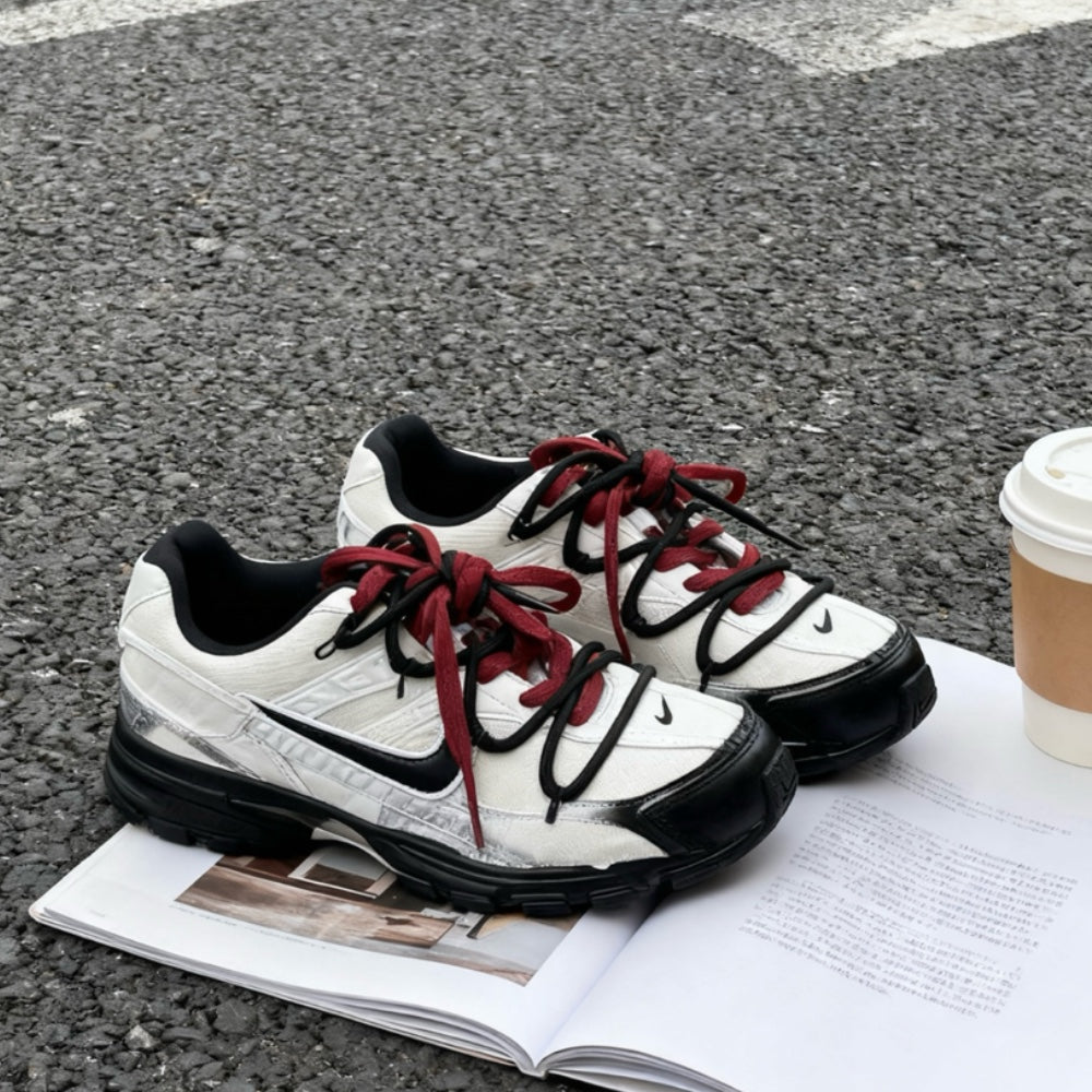 Nike Initiator Leading